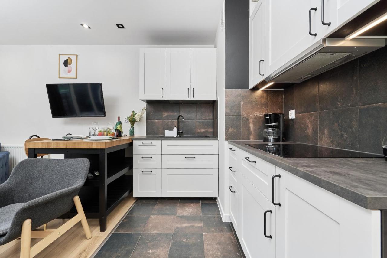 Jagodno Wroclaw Kajdasza Studio Z Bezplatnym Garazem By Noclegi Renters Экстерьер фото